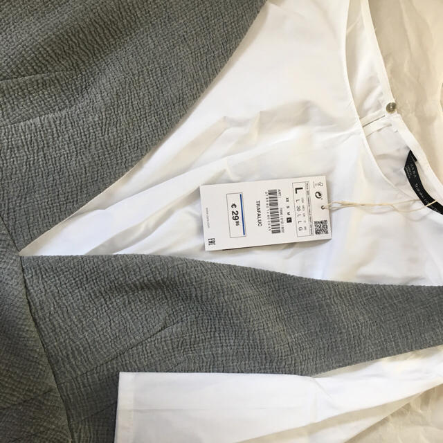 ZARA(ザラ)のフレアーカットジャンパースカート レディースのワンピース(ひざ丈ワンピース)の商品写真