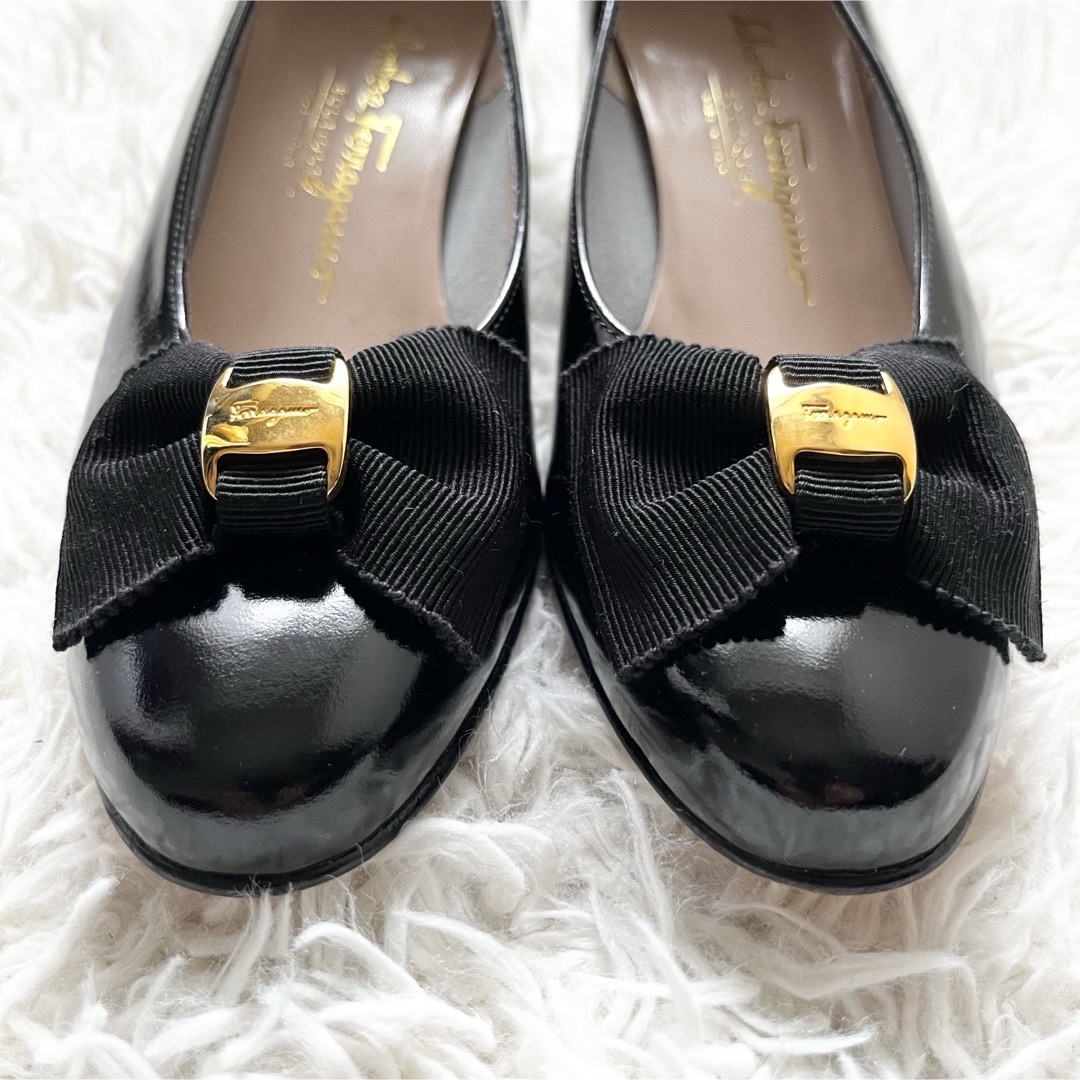 Salvatore Ferragamo - 美品 サルヴァトーレフェラガモ ヴァラ Salvatore Ferragamo - 美品 サルヴァトーレフェラガモ ヴァラ