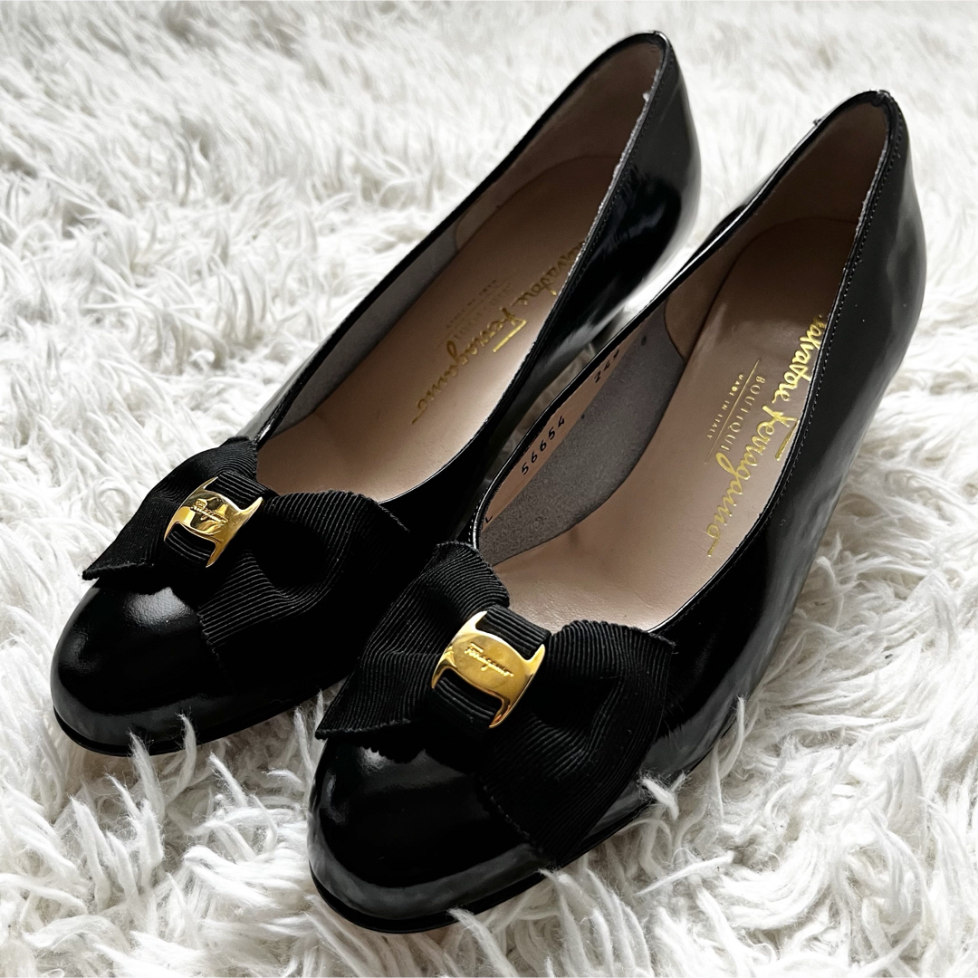Salvatore Ferragamo - 美品 サルヴァトーレフェラガモ ヴァラ Salvatore Ferragamo - 美品 サルヴァトーレフェラガモ ヴァラ