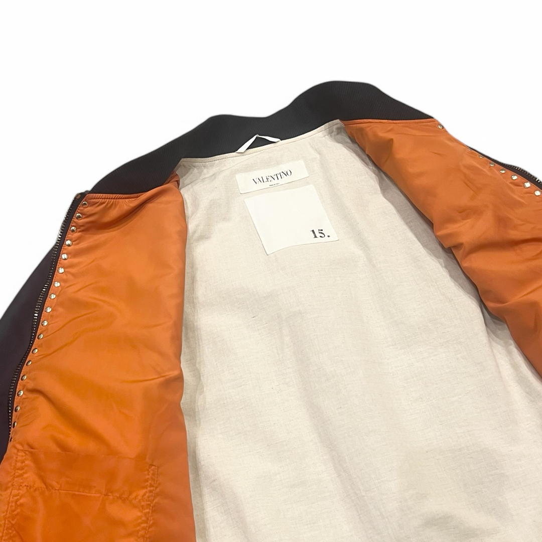 VALENTINO - VALENTINO ロックスタッズ ボンバージャケット MA-1 VALENTINO - VALENTINO ロックスタッズ ボンバージャケット MA-1