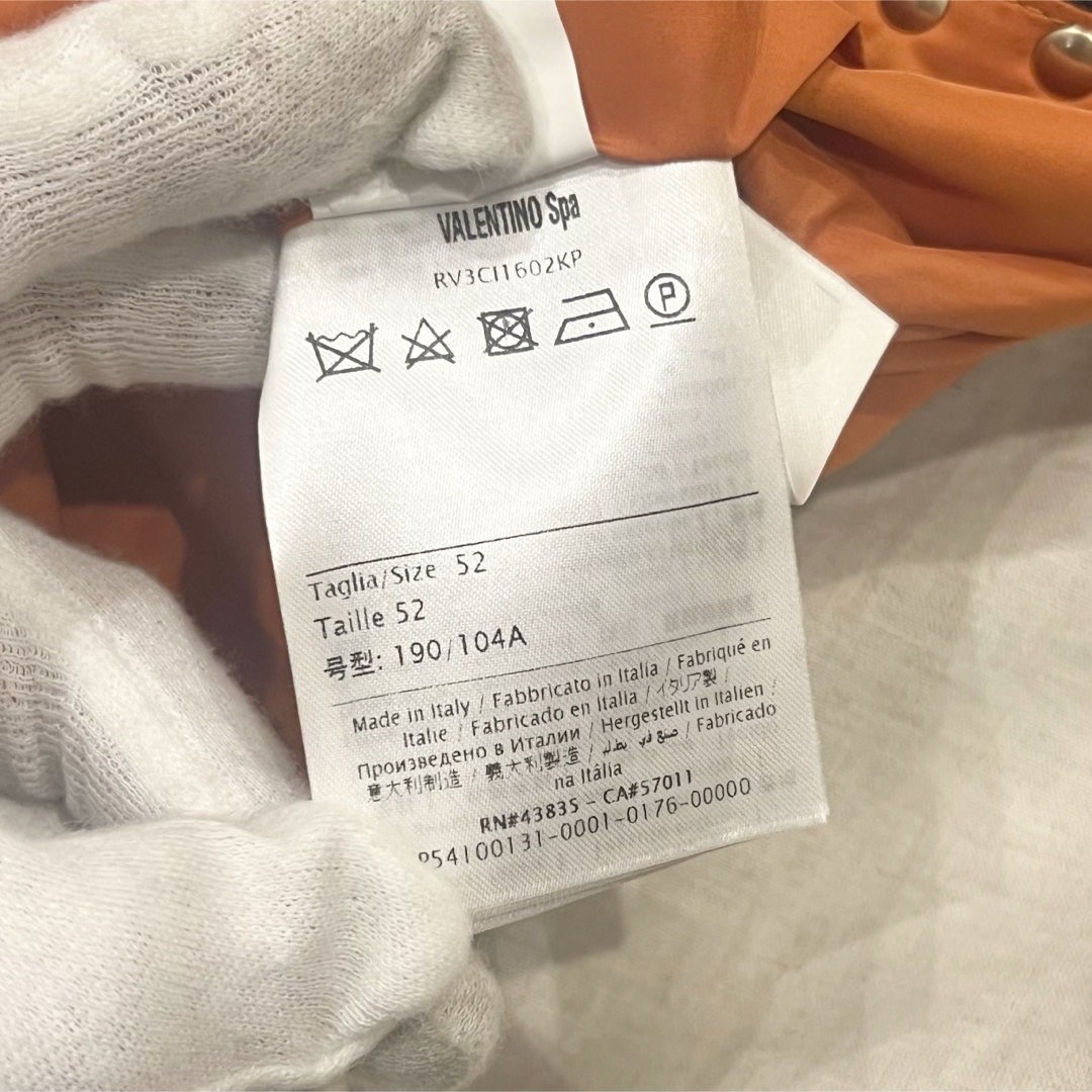 VALENTINO - VALENTINO ロックスタッズ ボンバージャケット MA-1 VALENTINO - VALENTINO ロックスタッズ ボンバージャケット MA-1