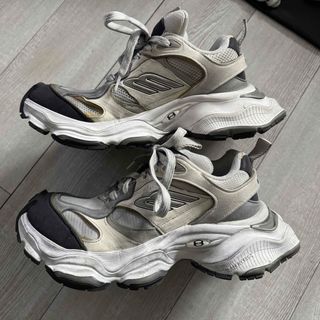 BALENCIAGA(スニーカー ・ シルバー/銀色系)のフリマアイテム一覧 BALENCIAGA(スニーカー ・ シルバー/銀色系)のフリマアイテム一覧