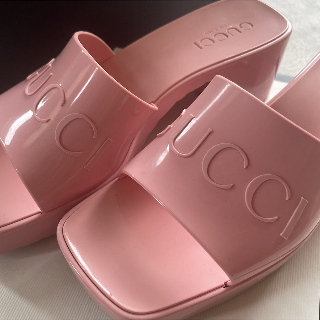 GUCCI - GUCCI ラバーサンダル 36 ピンクの通販 by セレナ GUCCI - GUCCI ラバーサンダル 36 ピンクの通販 by セレナ