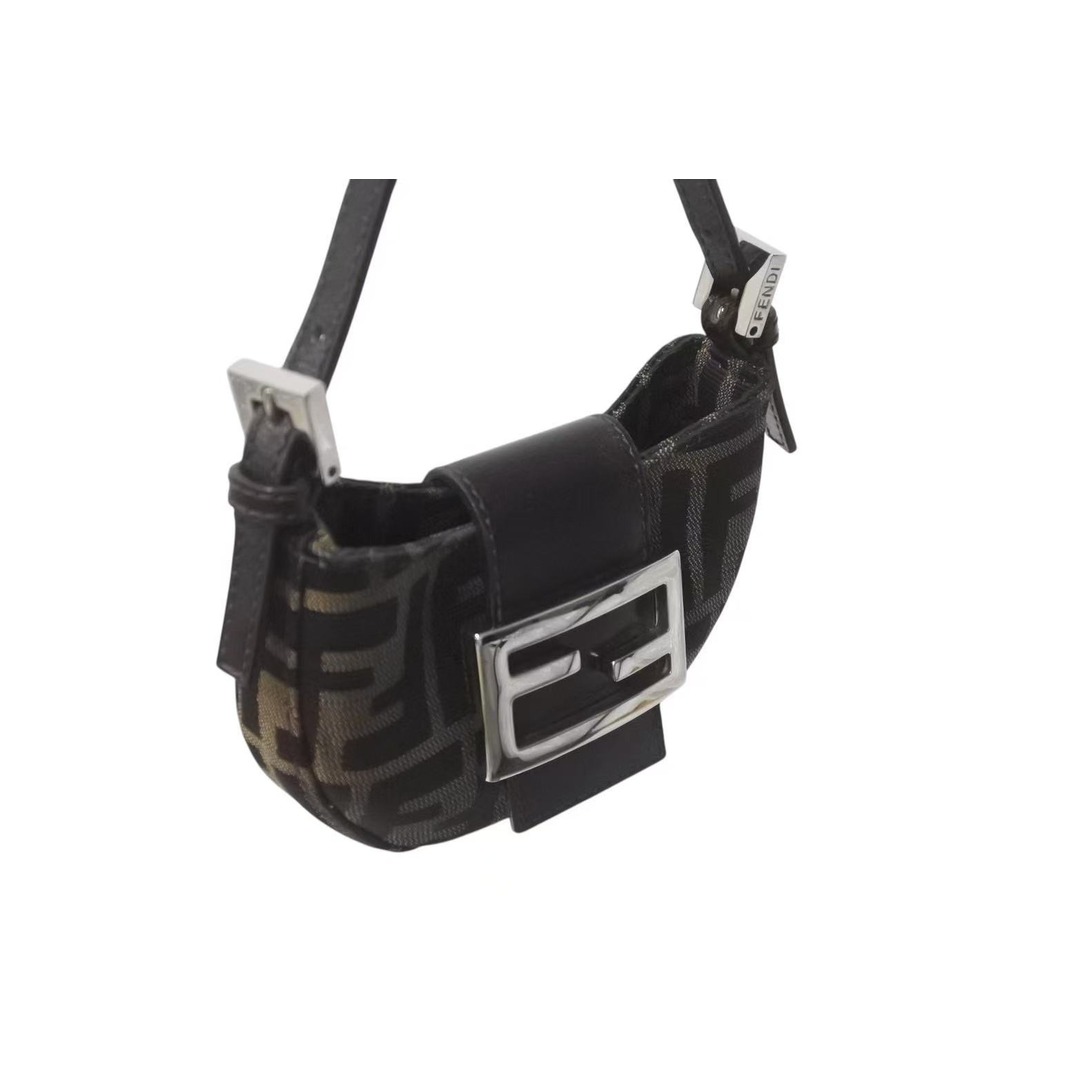 FENDI - 極美品 FENDI フェンディ マンマバケット ミニ FENDI - 極美品 FENDI フェンディ マンマバケット ミニ