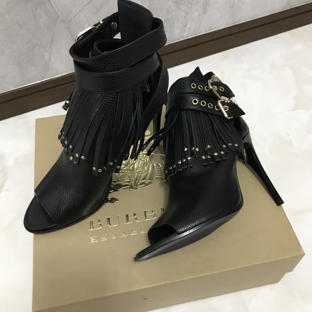 BURBERRY - Burberry バーバリー ショートブーツ 黒の通販 by BURBERRY - Burberry バーバリー ショートブーツ 黒の通販 by