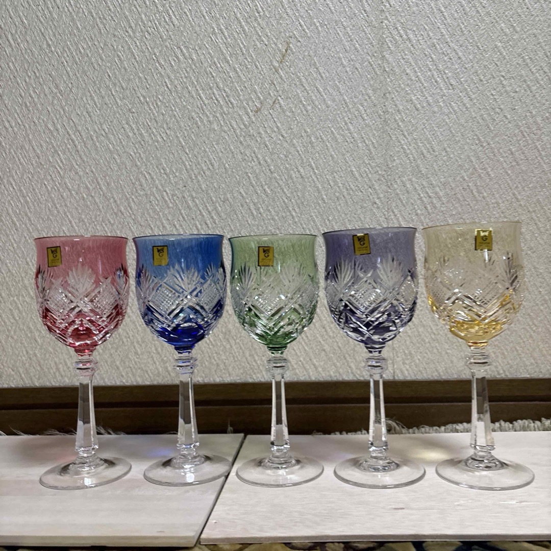 KAGAMI - カガミクリスタル 江戸切子 ワイングラス 5色セットの KAGAMI - カガミクリスタル 江戸切子 ワイングラス 5色セットの