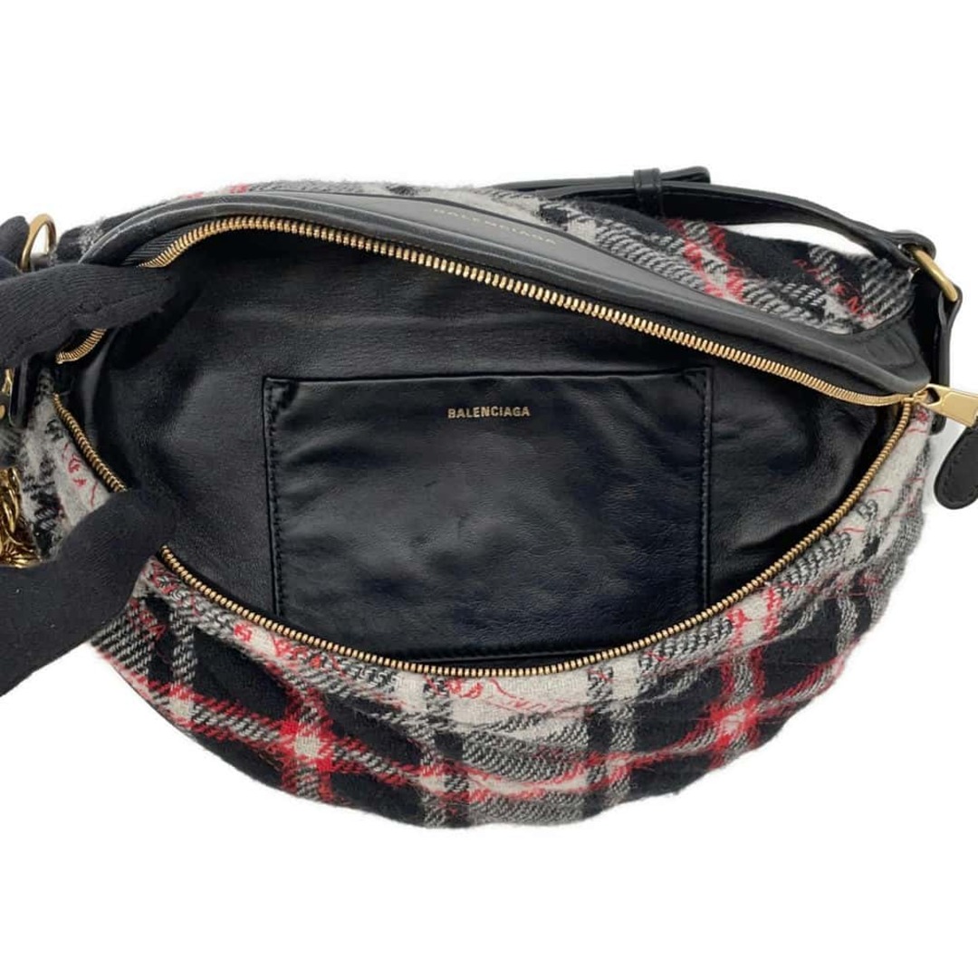 BALENCIAGA - バレンシアガ ボディバッグ ロゴ パリチャーム BALENCIAGA - バレンシアガ ボディバッグ ロゴ パリチャーム