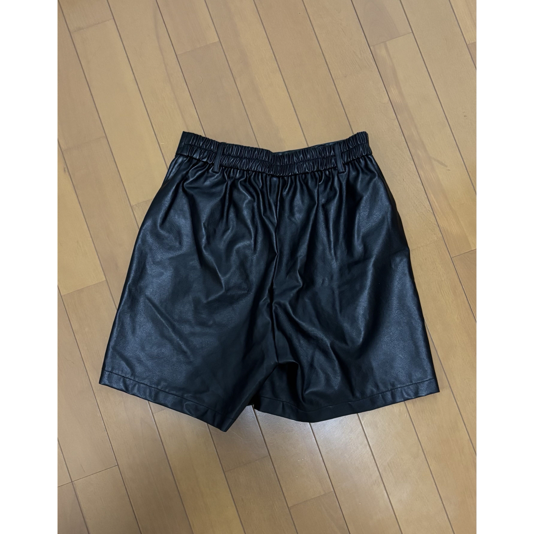 Dazy ブラックレザー風ショートパンツの通販 by モモ's shop|ラクマ Dazy ブラックレザー風ショートパンツの通販 by モモ's shop|ラクマ