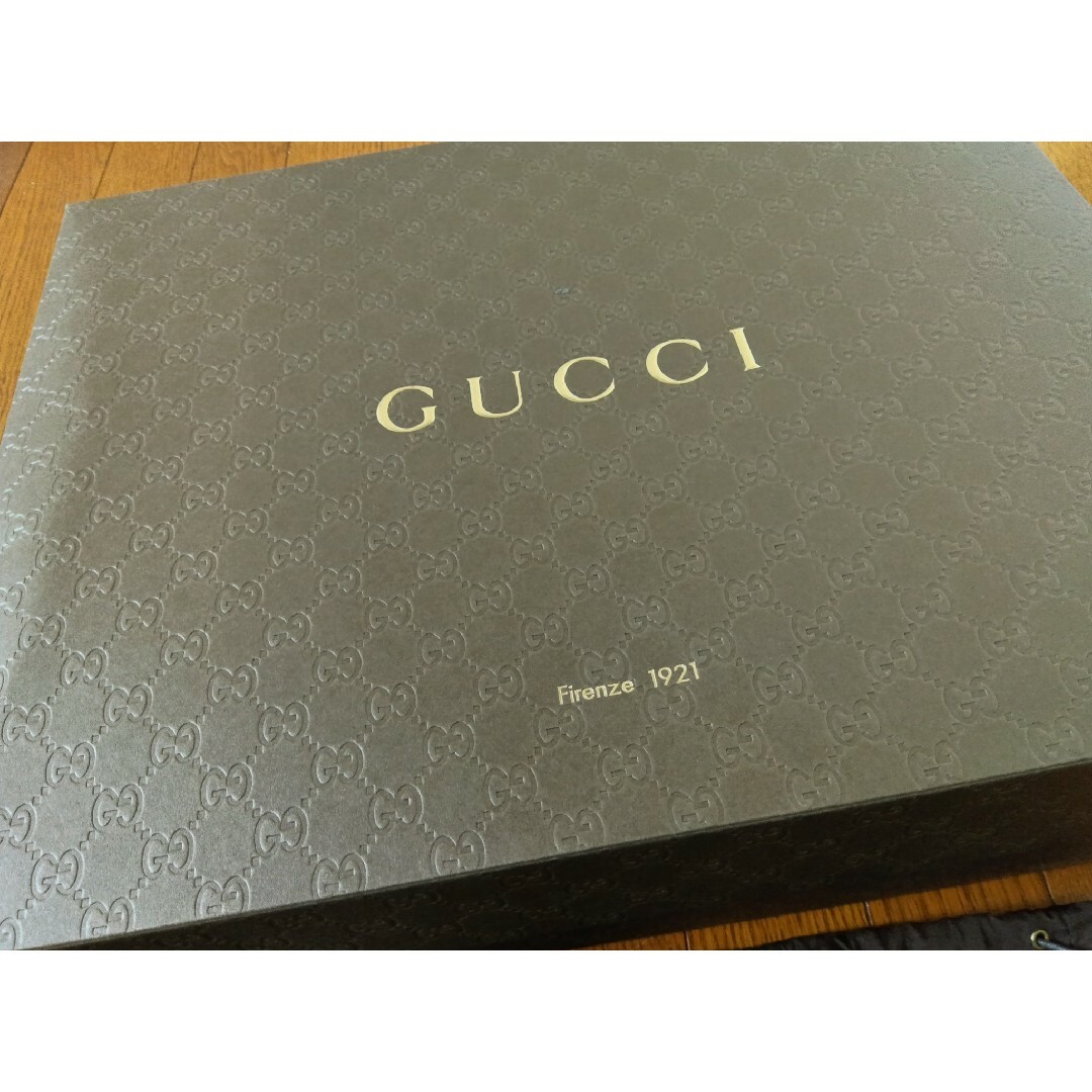 GUCCI - 【美品】グッチGUCCI 大きなショップ箱大きな保存袋付3 GUCCI - 【美品】グッチGUCCI 大きなショップ箱大きな保存袋付3