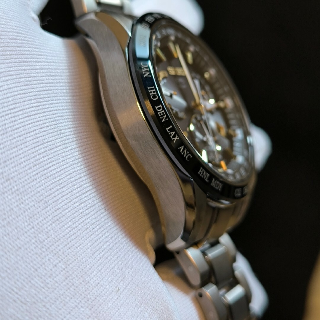 SEIKO - ☆美品☆アストロン SBXB007 チタンモデル 黒×金文字盤 SEIKO - ☆美品☆アストロン SBXB007 チタンモデル 黒×金文字盤