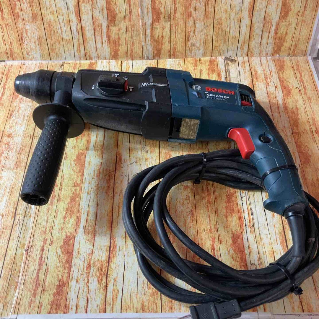 ☆ボッシュ(BOSCH) ハンマドリル GBH2-28DV【川崎店】の通販 by ☆ボッシュ(BOSCH) ハンマドリル GBH2-28DV【川崎店】の通販 by