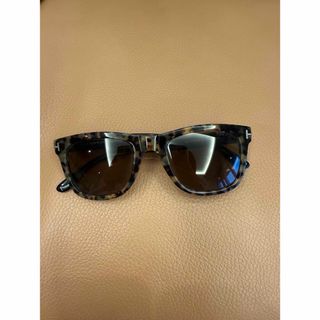 TOM FORD - TOM FORD サングラス TF211 47F 良品の通販|ラクマ TOM FORD - TOM FORD サングラス TF211 47F 良品の通販|ラクマ