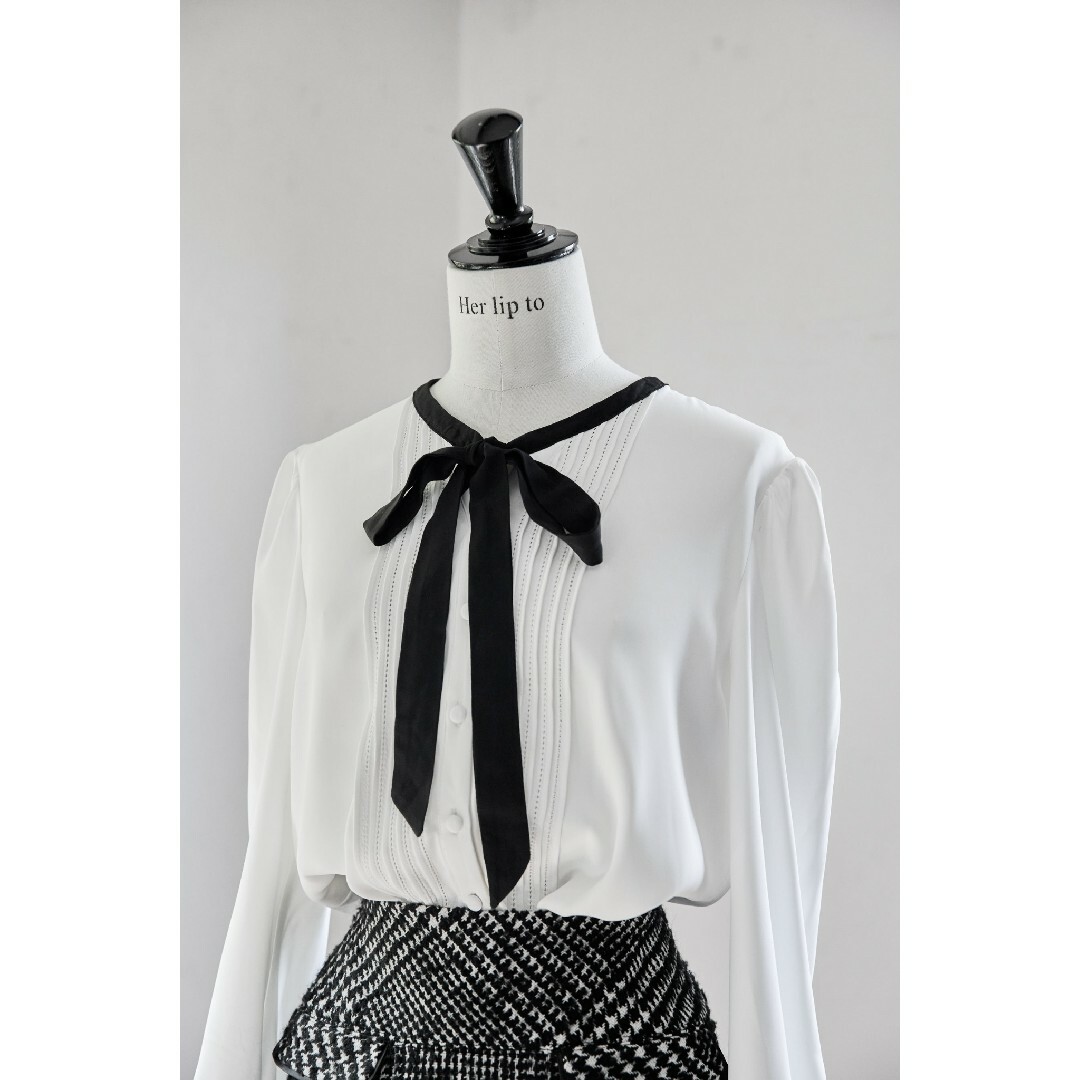 Her lip to - herlipto Bicolor Tuck Bow Blouseの通販 by Her lip to - herlipto Bicolor Tuck Bow Blouseの通販 by