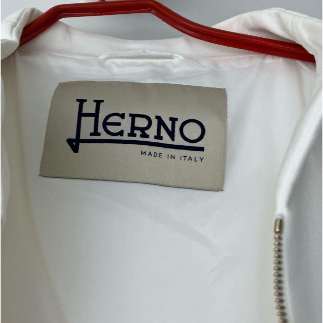 HERNO - Herno ホワイト ジップアップコートの通販 by 質問逃げ HERNO - Herno ホワイト ジップアップコートの通販 by 質問逃げ