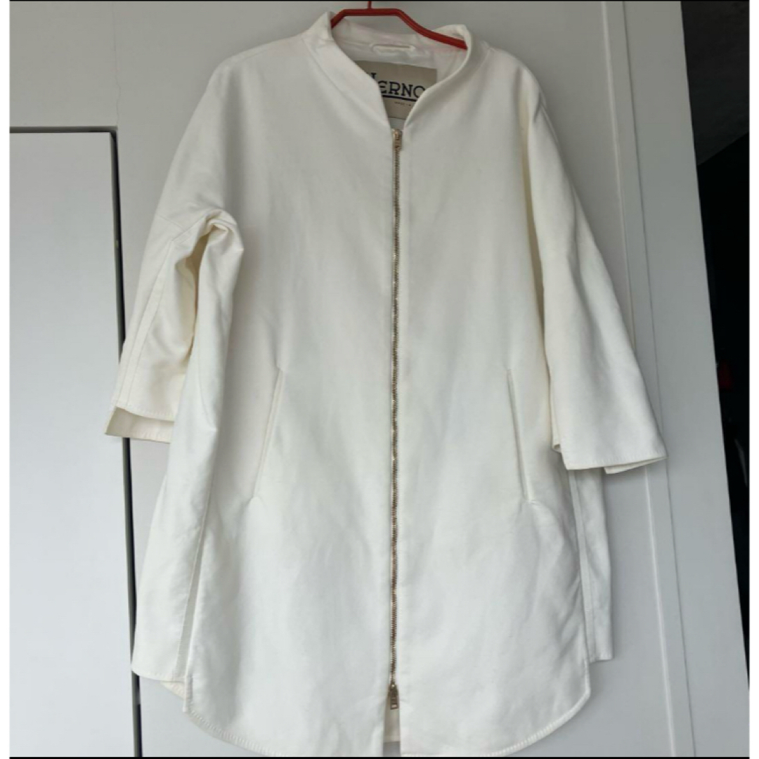 HERNO - Herno ホワイト ジップアップコートの通販 by 質問逃げ HERNO - Herno ホワイト ジップアップコートの通販 by 質問逃げ