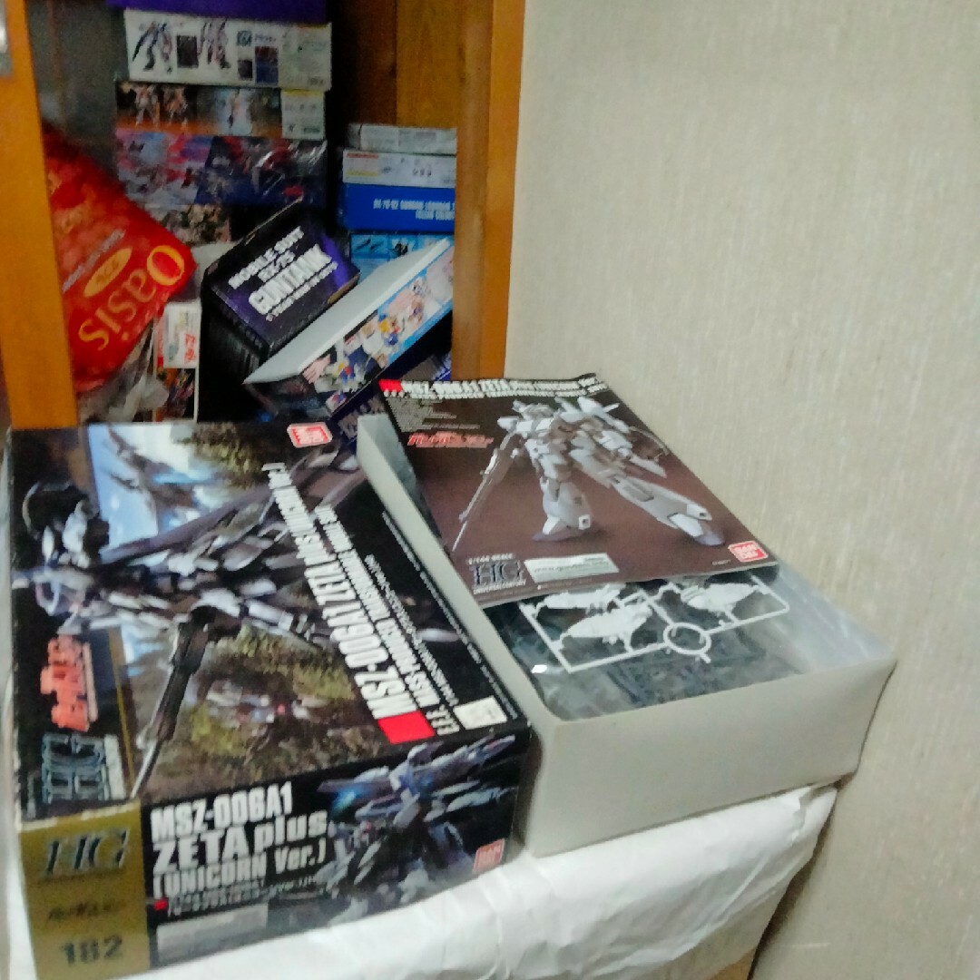 BANDAI(バンダイ)の未組立1/144 HGUC ゼータプラス(ユニコーンVer.) エンタメ/ホビーのおもちゃ/ぬいぐるみ(模型/プラモデル)の商品写真