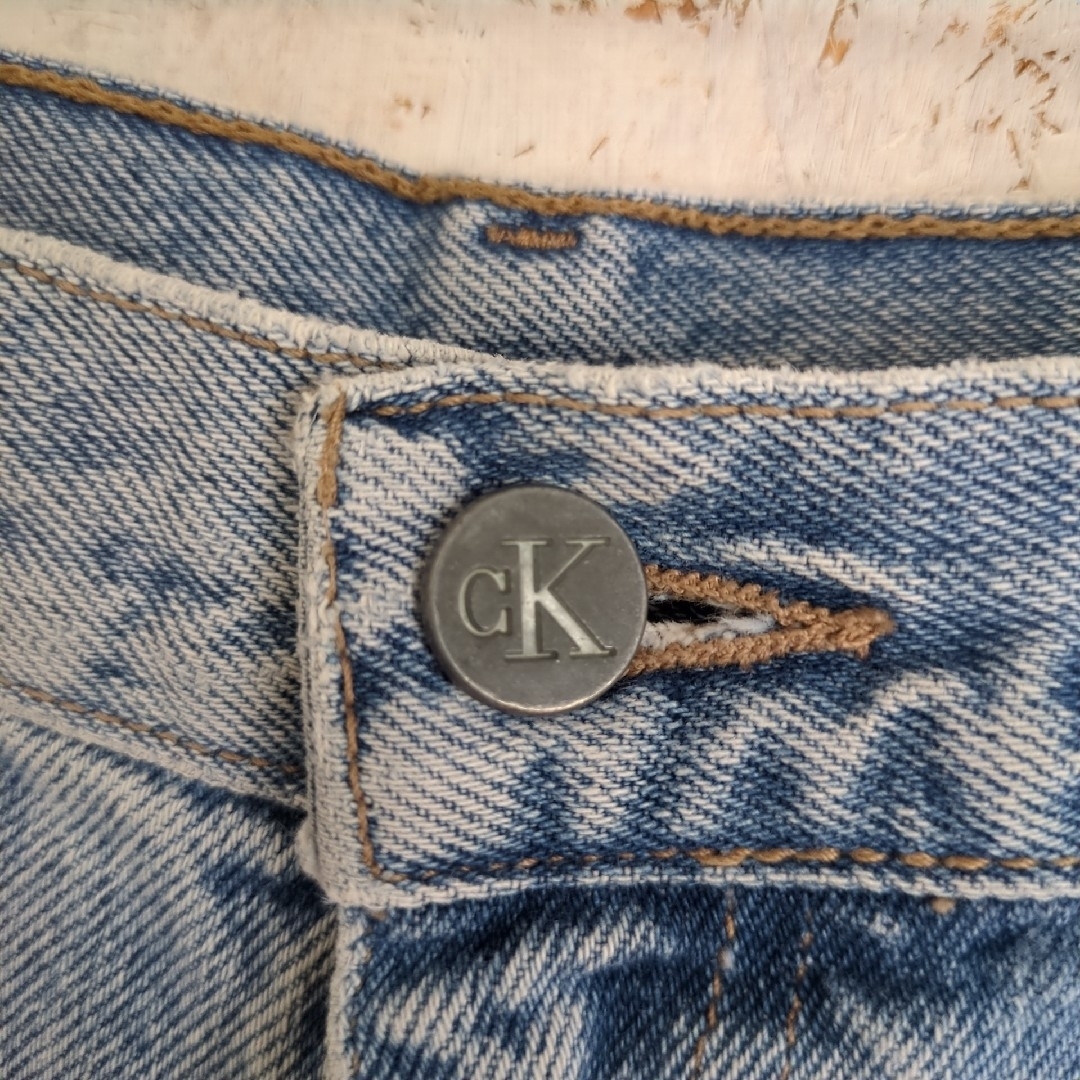 Calvin Klein(カルバンクライン)の90s USA製　カルバンクラインジーンズ　デニムパンツ　短パン　レザーパッチ メンズのパンツ(ショートパンツ)の商品写真