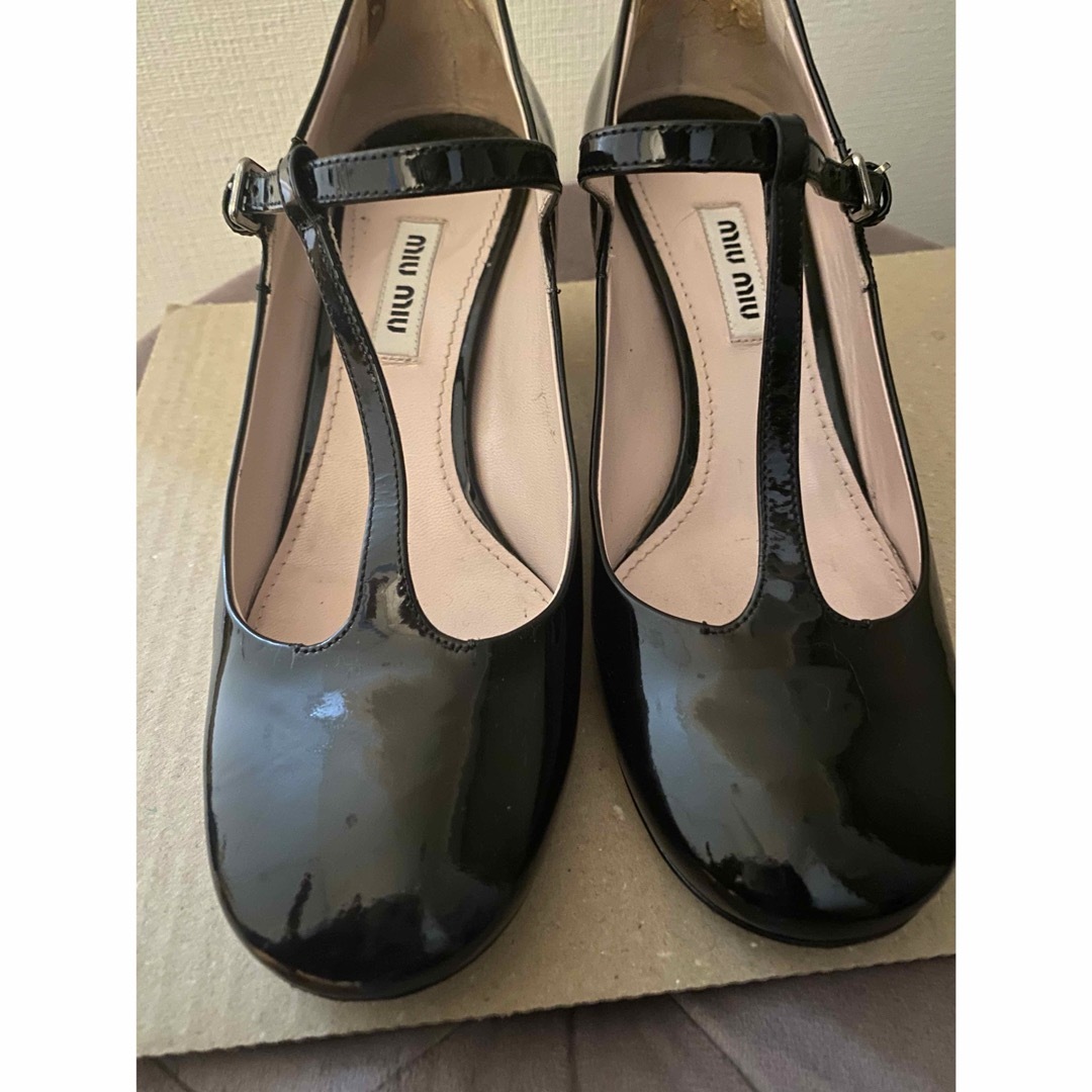 MIU MIU - miumiu t字ストラップ パンプスの通販 by ♘ merry go MIU MIU - miumiu t字ストラップ パンプスの通販 by ♘ merry go
