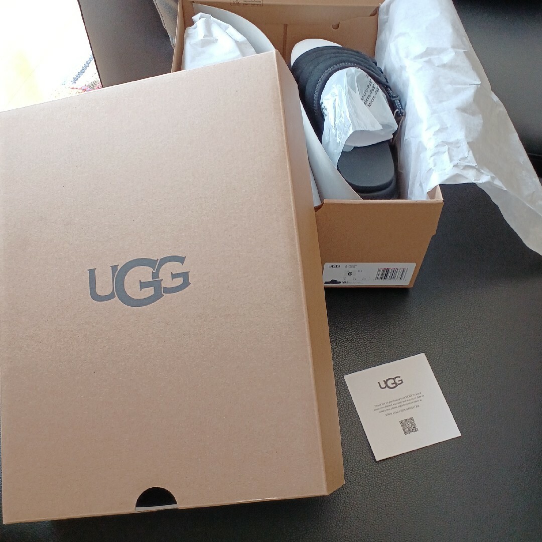 UGG - UGG アグブラック軽量厚底サンダル 1152697 ⭐新品⭐の UGG - UGG アグブラック軽量厚底サンダル 1152697 ⭐新品⭐の