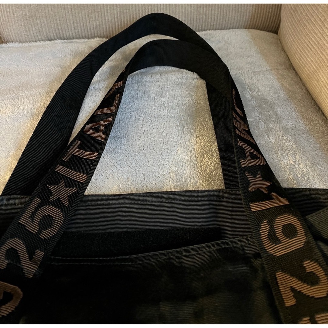 FENDI - 正規品 フェンディ トートバッグ ロゴ 肩掛け 大容量 A4 FENDI - 正規品 フェンディ トートバッグ ロゴ 肩掛け 大容量 A4