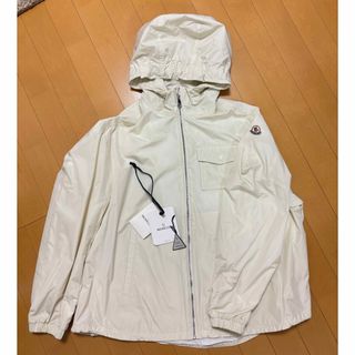 MONCLER(花柄 ・ ナイロンジャケット)のフリマアイテム一覧 MONCLER(花柄 ・ ナイロンジャケット)のフリマアイテム一覧