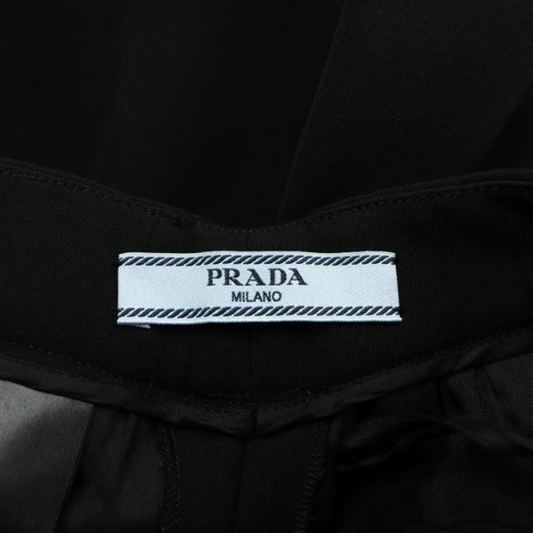 PRADA - プラダ ショートパンツ ハーフパンツ プリーツ ロゴ PRADA - プラダ ショートパンツ ハーフパンツ プリーツ ロゴ