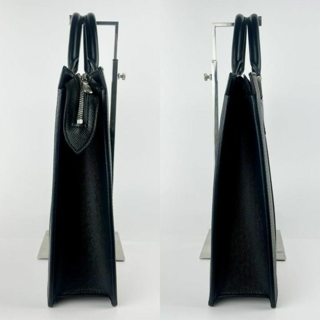 LOUIS VUITTON - ✨良品✨ ルイヴィトン タイガ ポルトドキュ LOUIS VUITTON - ✨良品✨ ルイヴィトン タイガ ポルトドキュ