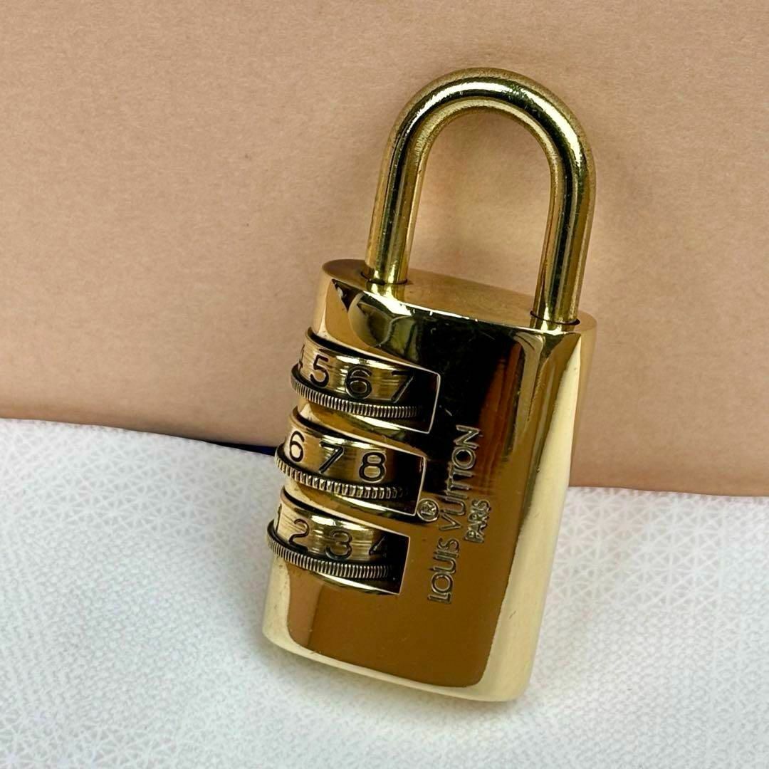 LOUIS VUITTON - 極美品！ルイヴィトン 南京錠 3 ダイヤル式 パドロック LVロゴ ゴールド