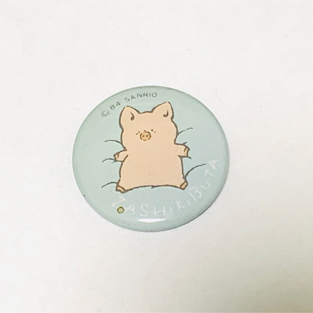 サンリオ - 【昭和レトロ】サンリオ ザシキブタ レトロ 缶バッチ サンリオ - 【昭和レトロ】サンリオ ザシキブタ レトロ 缶バッチ