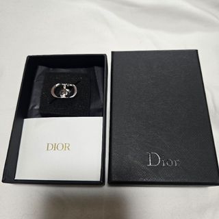 Christian Dior(ブローチ/コサージュ)のフリマアイテム一覧 Christian Dior(ブローチ/コサージュ)のフリマアイテム一覧