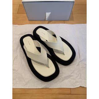 THE ROW - 美品 THE ROW ザロウ PVC バックスリング クリア THE ROW - 美品 THE ROW ザロウ PVC バックスリング クリア
