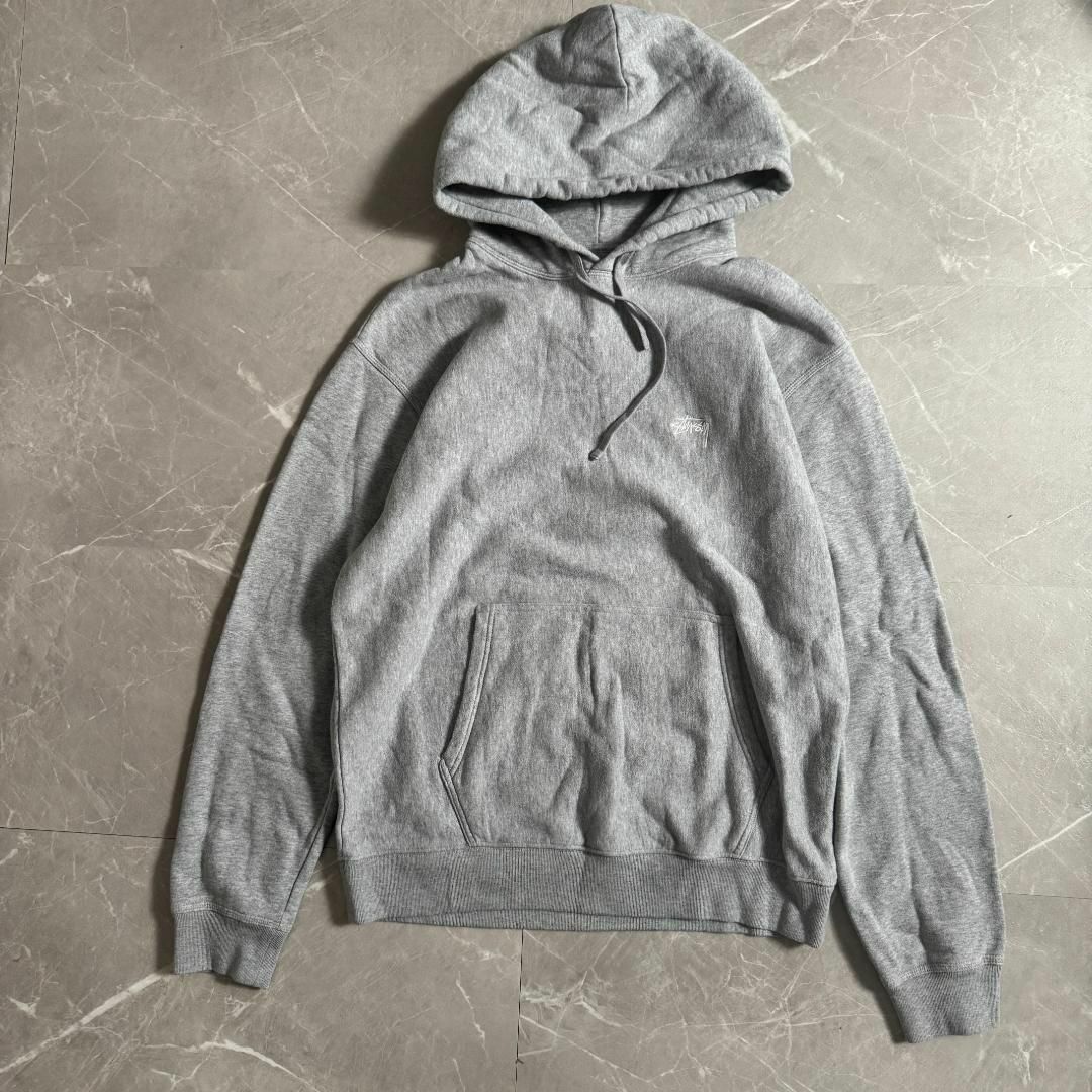 STUSSY - ステューシー パーカー グレー 無地 刺繍ロゴ XLサイズ STUSSY - ステューシー パーカー グレー 無地 刺繍ロゴ XLサイズ