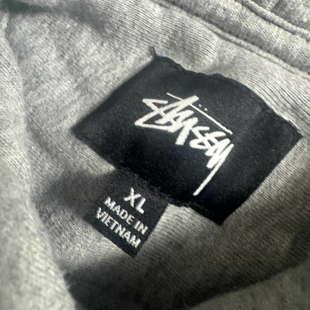 STUSSY - ステューシー パーカー グレー 無地 刺繍ロゴ XLサイズ STUSSY - ステューシー パーカー グレー 無地 刺繍ロゴ XLサイズ