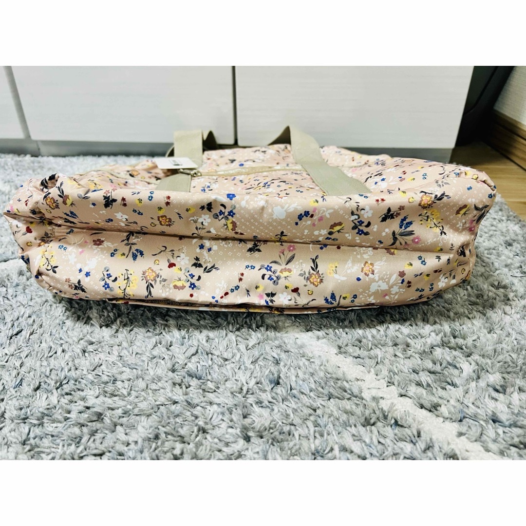 LeSportsac - レスポートサック 花柄 小花 ピンク リュック LeSportsac - レスポートサック 花柄 小花 ピンク リュック