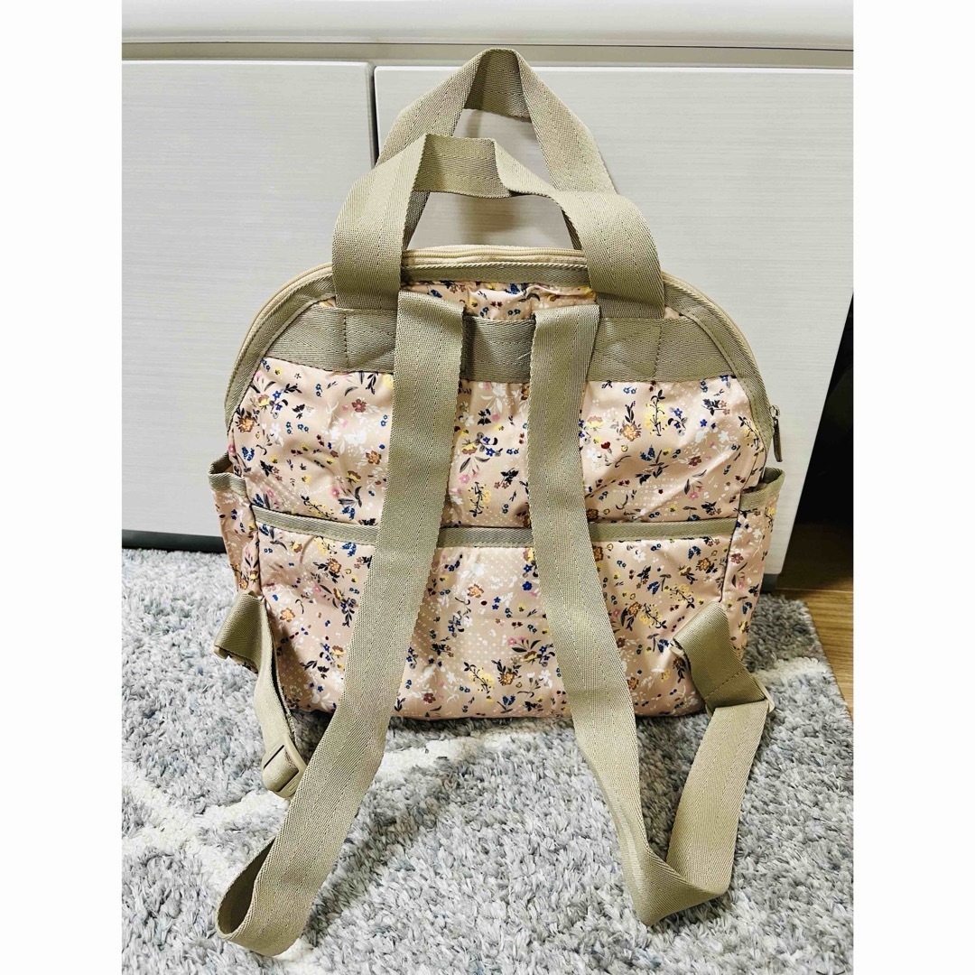 LeSportsac - レスポートサック 花柄 小花 ピンク リュック LeSportsac - レスポートサック 花柄 小花 ピンク リュック