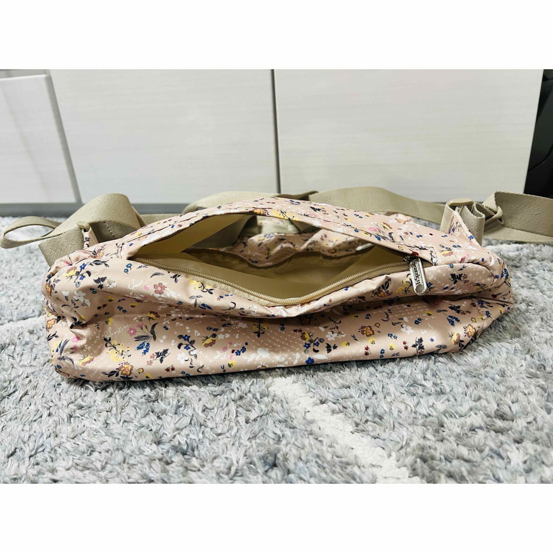 LeSportsac - レスポートサック 花柄 小花 ピンク リュック LeSportsac - レスポートサック 花柄 小花 ピンク リュック