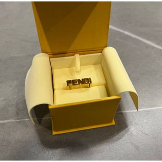 FENDI(リング(指輪) ・ ブラック/黒色系)のフリマアイテム一覧 FENDI(リング(指輪) ・ ブラック/黒色系)のフリマアイテム一覧