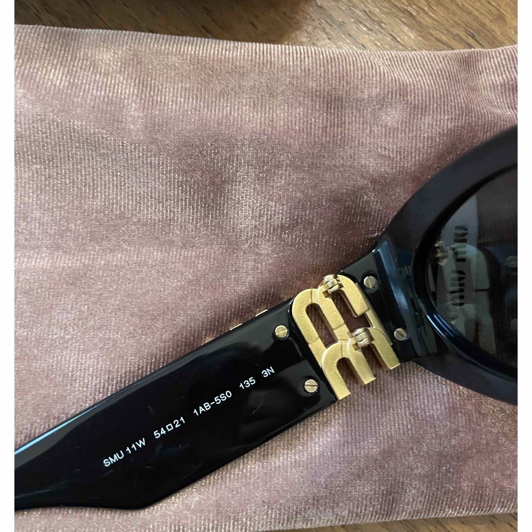 MIU MIU - ミュウミュウ miumiu サングラス 箱付き 美品の通販 MIU MIU - ミュウミュウ miumiu サングラス 箱付き 美品の通販