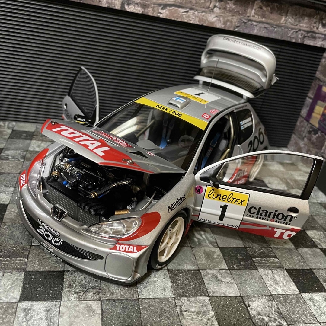 AUTOart - 1/18 AUTOart プジョー 206 WRC 2001 モンテカルロ AUTOart - 1/18 AUTOart プジョー 206 WRC 2001 モンテカルロ