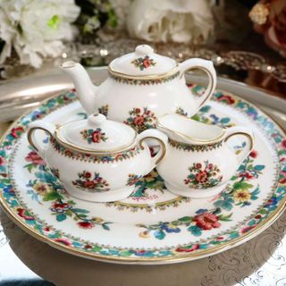 WEDGWOOD(置物)のフリマアイテム一覧 WEDGWOOD(置物)のフリマアイテム一覧