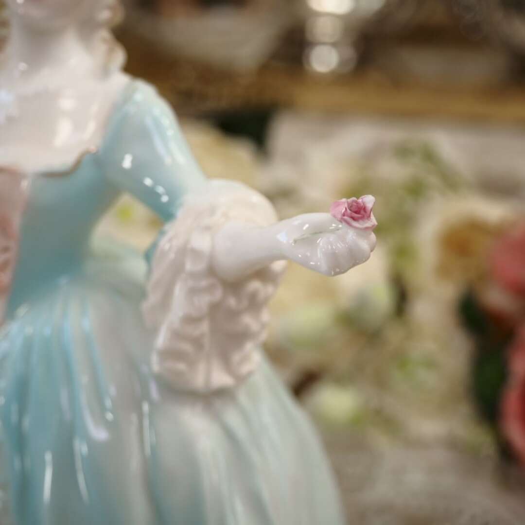 WEDGWOOD - 訳ありコールポート限定フィギュリン人気マリー WEDGWOOD - 訳ありコールポート限定フィギュリン人気マリー