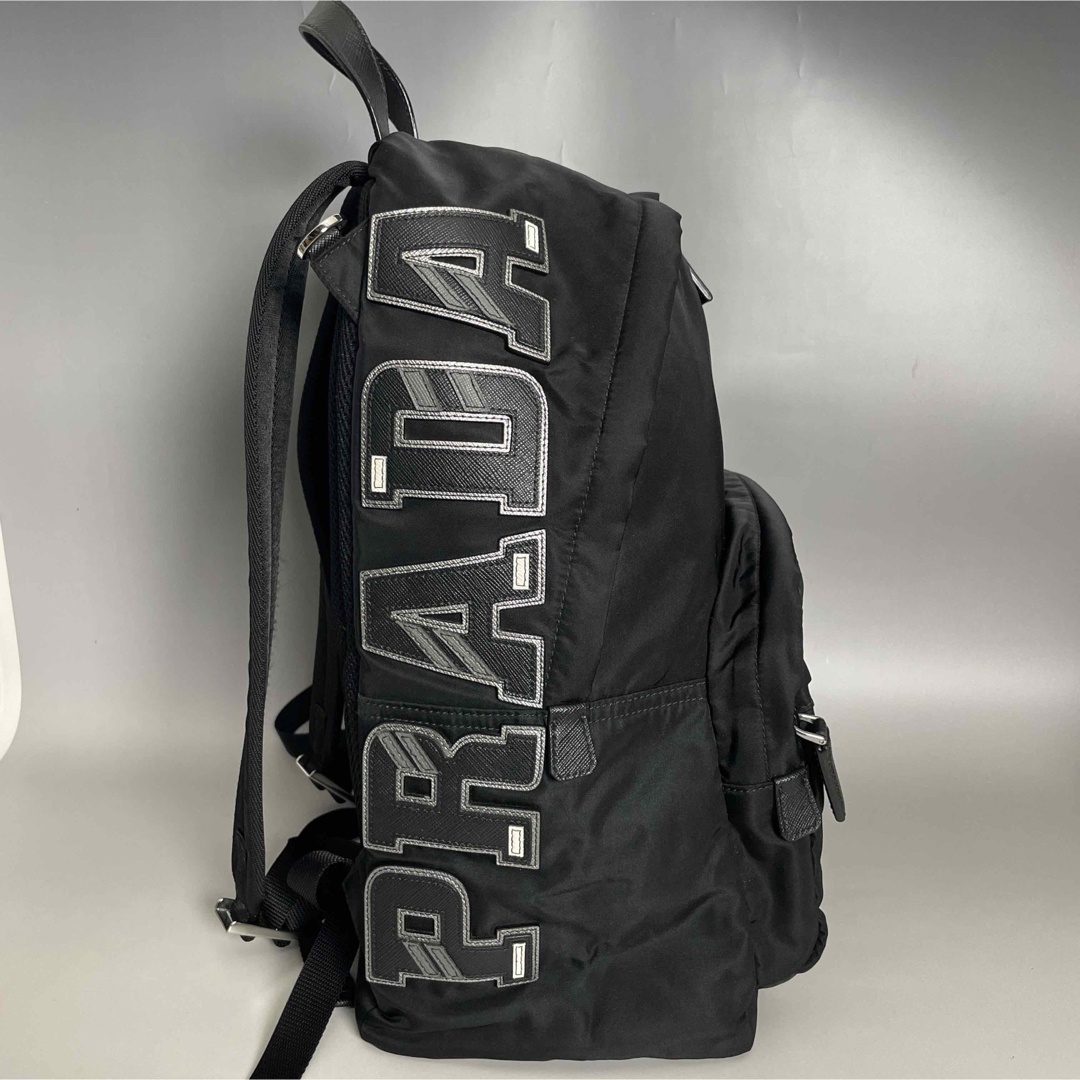PRADA - Prada 極美品 黒 ビックロゴ ナイロン バックパック PRADA - Prada 極美品 黒 ビックロゴ ナイロン バックパック