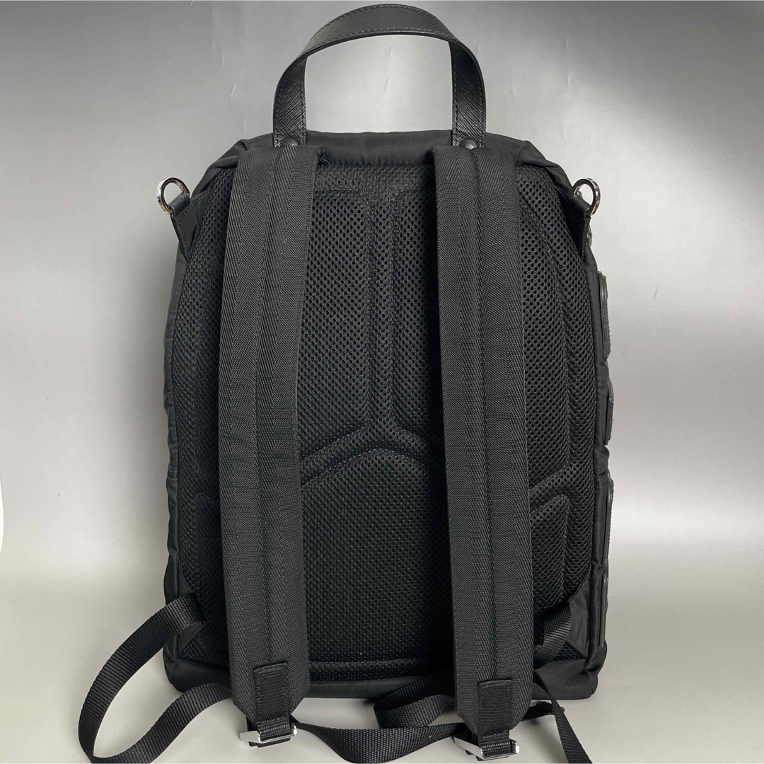 PRADA - Prada 極美品 黒 ビックロゴ ナイロン バックパック PRADA - Prada 極美品 黒 ビックロゴ ナイロン バックパック