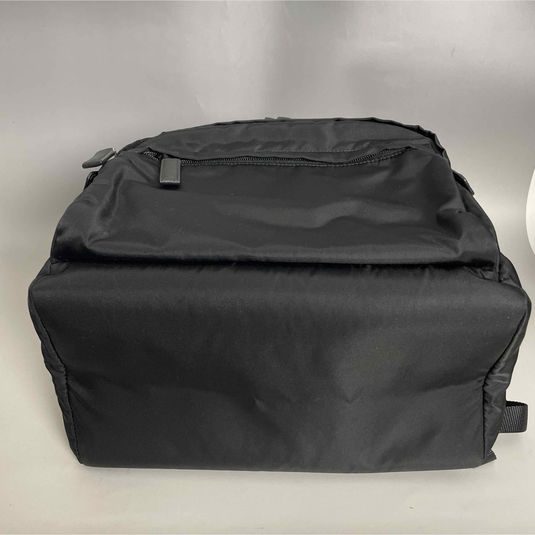 PRADA - Prada 極美品 黒 ビックロゴ ナイロン バックパック PRADA - Prada 極美品 黒 ビックロゴ ナイロン バックパック