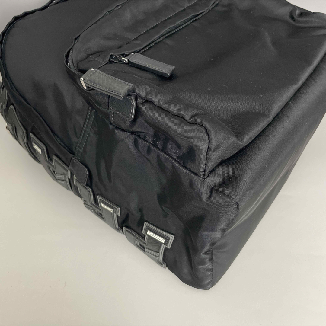 PRADA - Prada 極美品 黒 ビックロゴ ナイロン バックパック PRADA - Prada 極美品 黒 ビックロゴ ナイロン バックパック