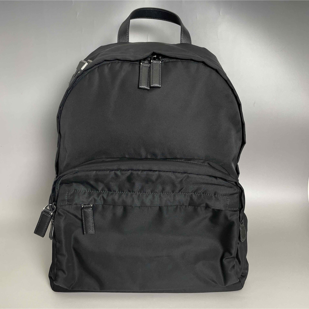 PRADA - Prada 極美品 黒 ビックロゴ ナイロン バックパック PRADA - Prada 極美品 黒 ビックロゴ ナイロン バックパック