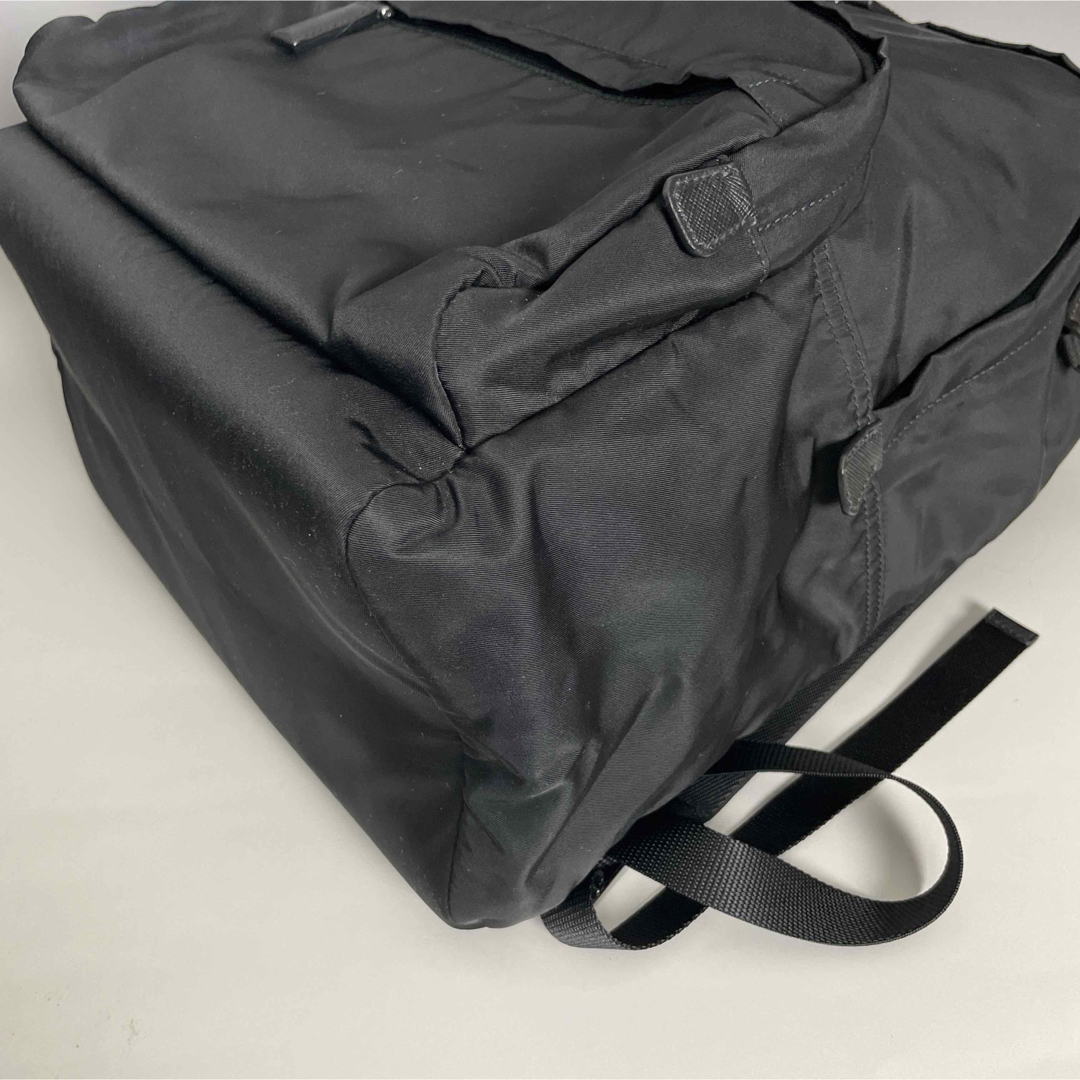 PRADA - Prada 極美品 黒 ビックロゴ ナイロン バックパック PRADA - Prada 極美品 黒 ビックロゴ ナイロン バックパック