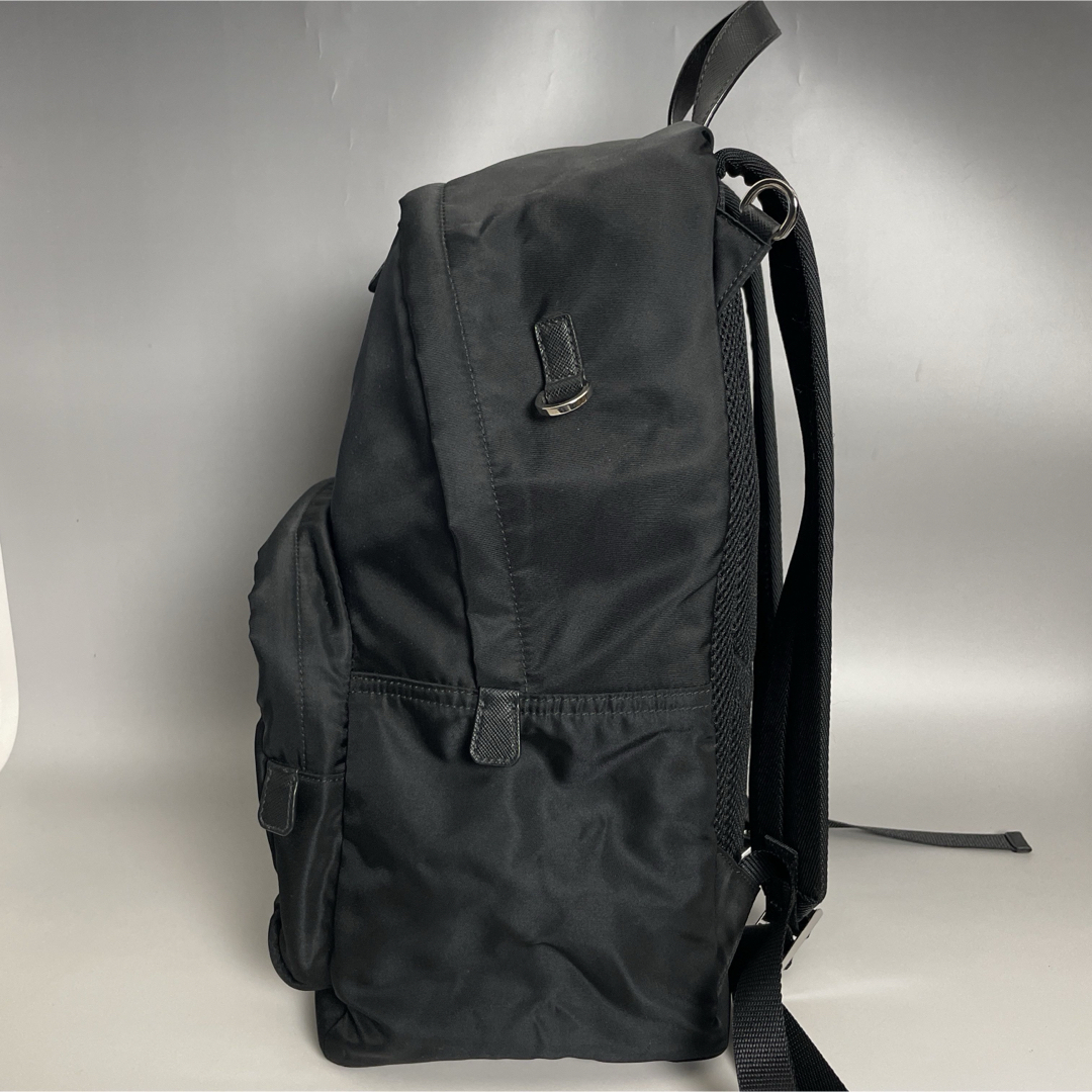 PRADA - Prada 極美品 黒 ビックロゴ ナイロン バックパック PRADA - Prada 極美品 黒 ビックロゴ ナイロン バックパック