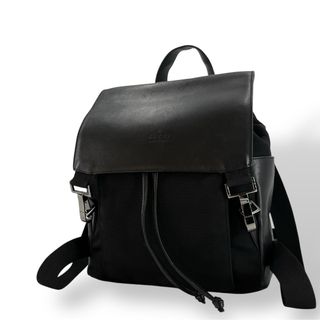 GUCCI - 良品 グッチ リュック 巾着 ロゴ型押し バックパック GUCCI - 良品 グッチ リュック 巾着 ロゴ型押し バックパック