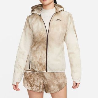 NIKE - 美品 NIKE プルオーバー ナイロン ジャケット Vネック 黒 NIKE - 美品 NIKE プルオーバー ナイロン ジャケット Vネック 黒